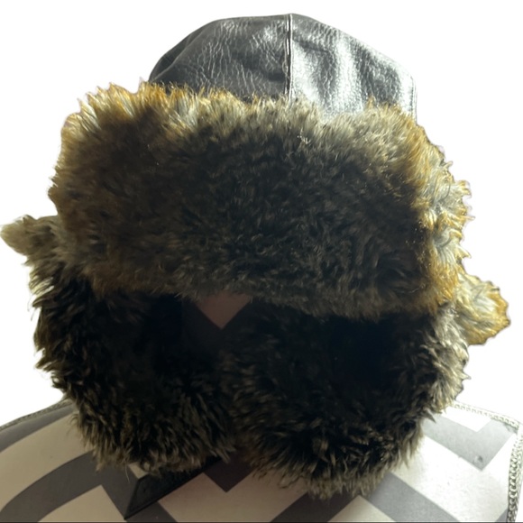 RedHead Faux-Leather Bomber Hat for Men - Picture 3 of 8